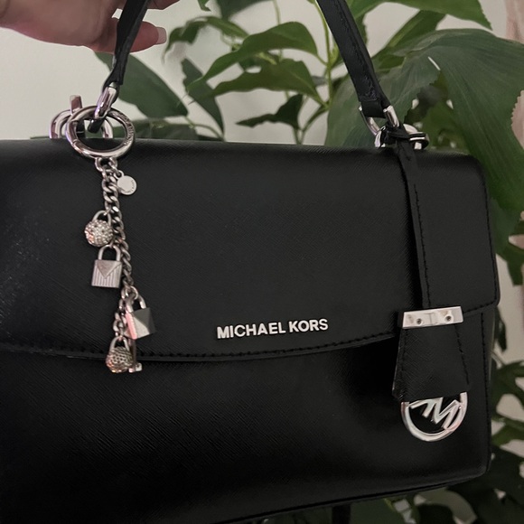 Michael Kors Keychain - Picture 1 of 5